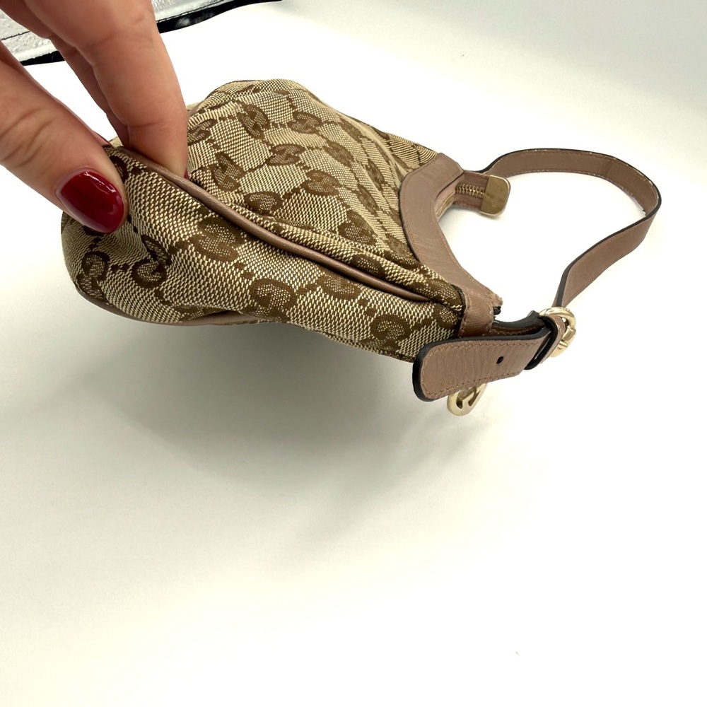 Gucci Tan and Brown Monogram Heart Charm Pochette - Picture 6 of 12